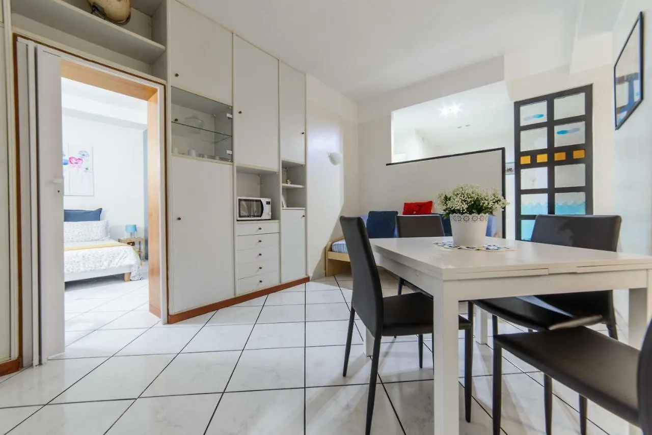 Aldo'S Holiday House Неаполь 0*,  Италия
